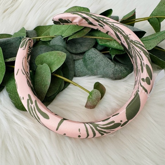 Anthropologie 70’s Floral Puffy Headband - Picture 2 of 3